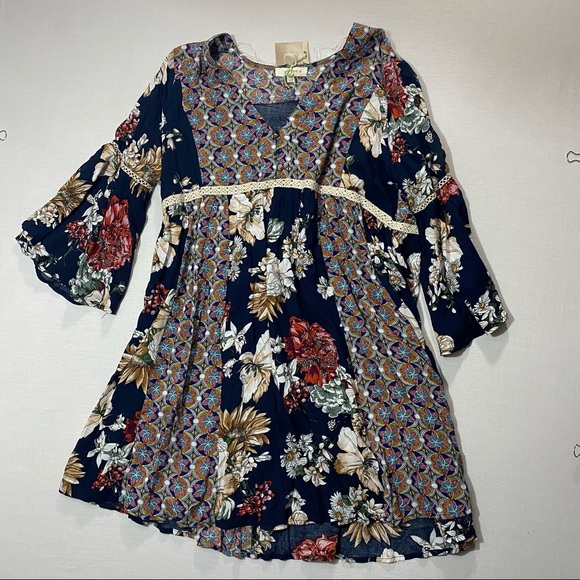 Umgee Dresses & Skirts - NWT Plus Umgee Floral Stitched Flowy Dress